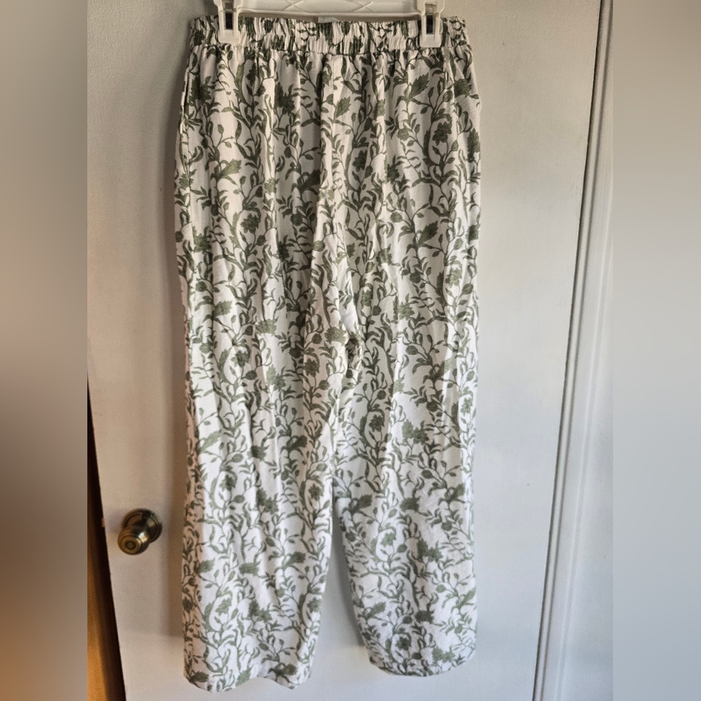 Lucy Paris Gala Floral Print White and Green Pants Medium NWOT